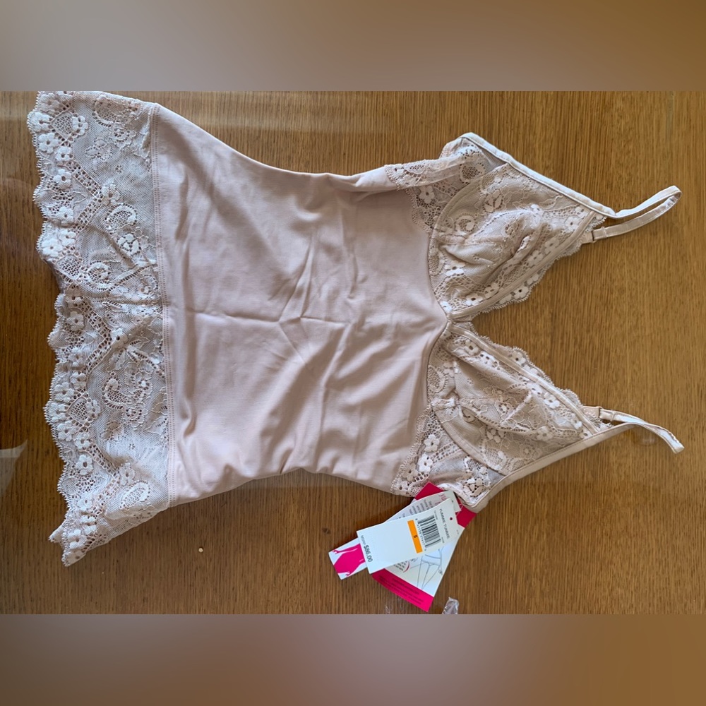 Yummie tummie by heather Thompson camisole shape wear w/ lace detail size small